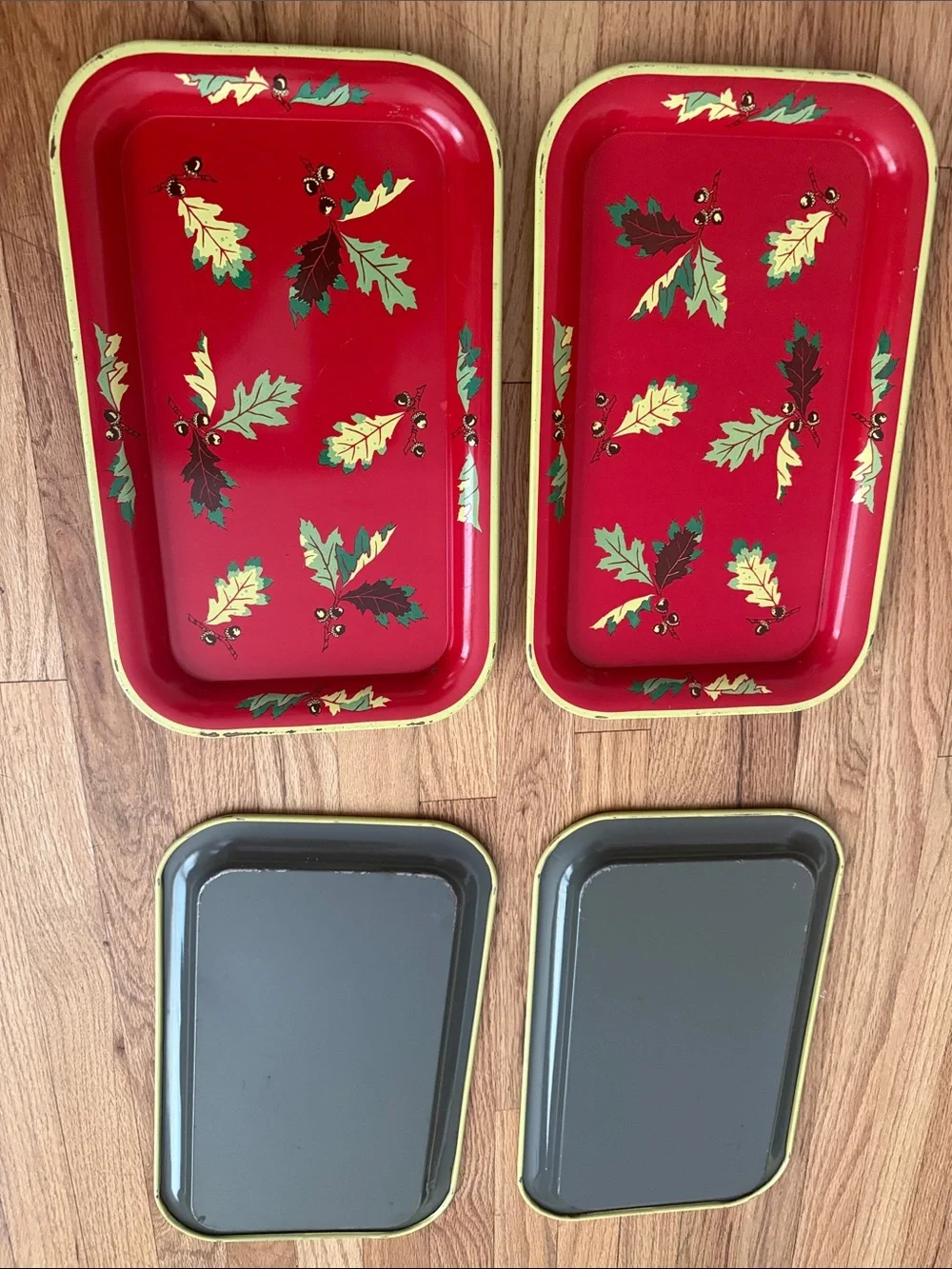 4 Vintage Red Decorative Serving Tray with Green Leaf Motif